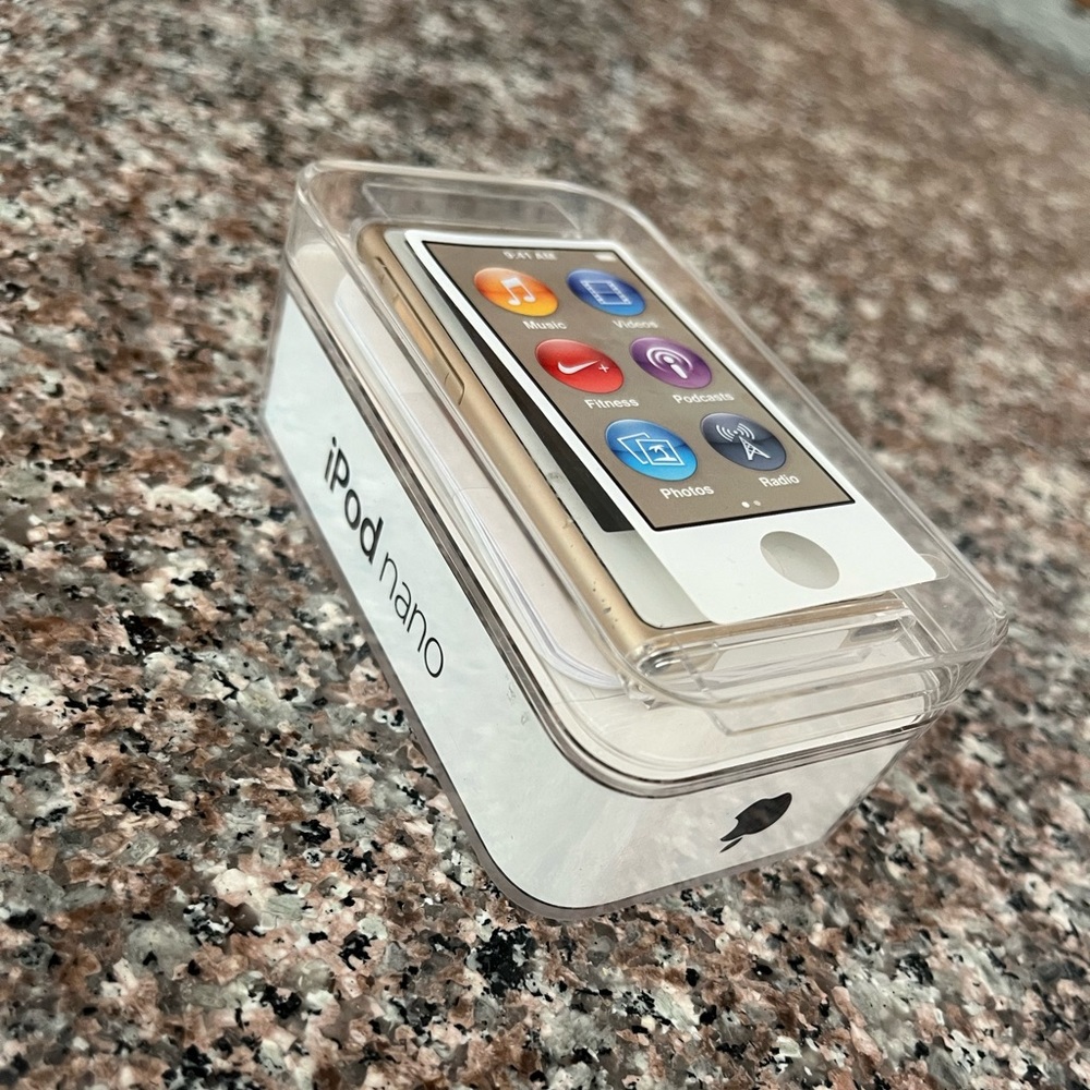 iPod Nano Gold